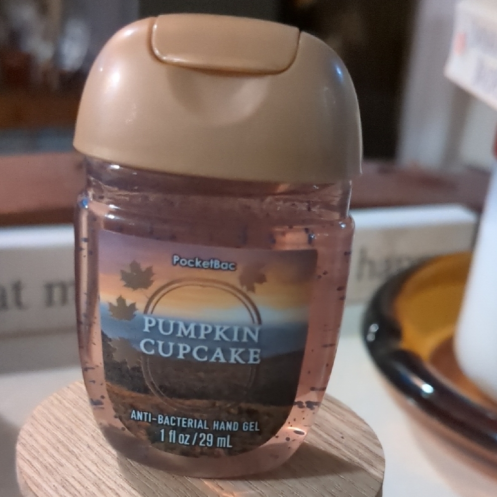 🧁Bath & Body Works Pumpkin Cupcake Hand Gel